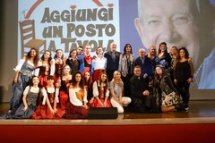 “Aggiungi un posto… a teatro”: Molfetta applaude Enzo Garinei