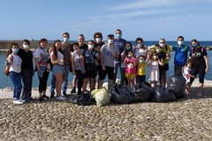 Terza tappa per "Spiagge pulite" a Molfetta. Tanti i bambini volontari