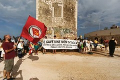 A Torre Gavetone il flash mob contro la privatizzazione del parcheggio per la spiaggia