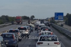 Auto ribaltata sulla SS16 bis tra Molfetta e Giovinazzo