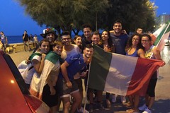 Molfetta "cuore Azzurro": tutti in centro a festeggiare. LE FOTO