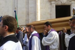 I solenni funerali di Luigi Martella alla presenza di centinaia di fedeli