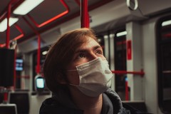 Covid, da ottobre cade anche l'obbligo di mascherina sui trasporti pubblici