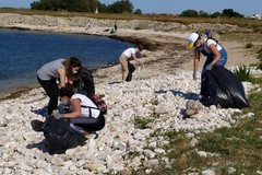 Spiagge pulite a Molfetta: trenta volontari a Cala San Giacomo