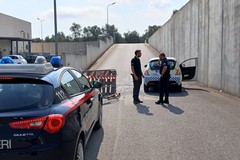 A volto coperto nel centro commerciale di Molfetta, sparano per coprirsi la fuga