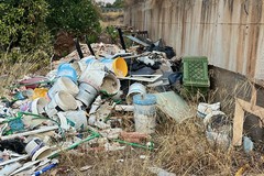 Scoperte due discariche abusive vicino all'asta di collegamento della 16 bis