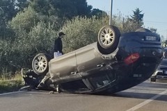 Un'auto si ribalta sulla strada provinciale Molfetta-Terlizzi, c'è un ferito