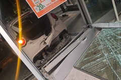 Assalto al Famila di Terlizzi: l'auto usata come ariete rubata a Molfetta