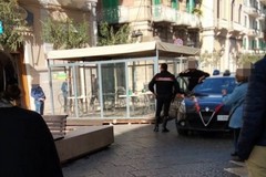 Fumo da un'attività su Corso Umberto. Sul posto i Carabinieri