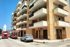 Fiamme in un'abitazione in via Papa Luciani: 14enne salvato dai Vigili del Fuoco