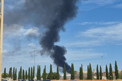 Incendio a Molfetta: in fiamme il ristorante Blue Paradise