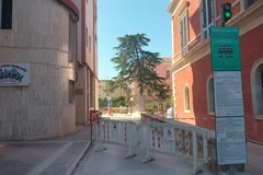Cadono calcinacci a Molfetta: interdetto il parcheggio di piazza Garibaldi