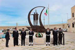 Inaugurato il "Monumento ai Caduti del Mare", ecco le immagini della commovente cerimonia - FOTO