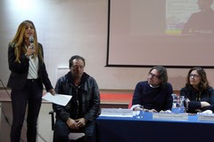 Sebastiano Somma all’IISS di Molfetta per raccontare il suo don Tonino