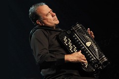 Il concerto solo di «Monsieur» Galliano  l’uomo che ha cambiato la fisarmonica