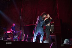 Il duo Renga-Nek ha chiuso il mese dei grandi concerti estivi a Molfetta