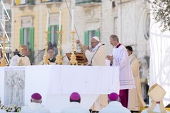 Papa Francesco cita don Tonino Bello: «Un vero profeta del suo tempo»