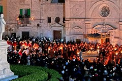 Giovedì santo a Molfetta: stanotte la processione dei Cinque Misteri