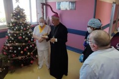 Il vescovo Cornacchia visita gli ammalati e celebra la santa messa nell’ospedale di Molfetta