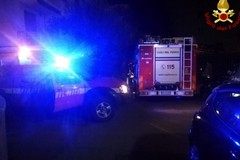 Notte di fuoco a Molfetta, distrutte due auto in via Luxemburg