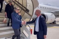 Riccardo Muti torna a casa, l'accoglienza del presidente di Aeroporti di Puglia