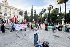 Un mese di prigionia: Bari accende le fiaccole per Domenico Centrone e Dina Alberizia