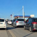 Molti distributori a secco: è emergenza carburante in tutta la Puglia. Code anche a Molfetta