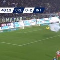 Petardi durante Cremonese-Inter, ferito alla mano un tifoso. Sarebbe originario di Molfetta