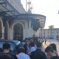 Bonus trasporti, un molfettese: «Costretti a fare una fila infinita nella stazione di Bari»