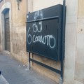 Atto vandalico contro un negozio nel centro di Molfetta: «Non ho parole»