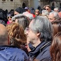 Sempre con Molfetta nel cuore. Il Maestro Riccardo Muti nella folla per la processione