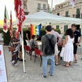 Gli attivisti di M5S Molfetta in piazza per raccogliere le firme contro l’Autonomia Differenziata