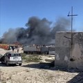 Vasto incendio in via Fondo Favale. Fiamme e fumo a Ponente