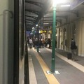 La paura corre sui binari. Scippo sul treno, Intercity fermo in stazione