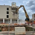 Addio al Garden Hotel: con il suo abbattimento se ne va un pezzo di storia di Molfetta