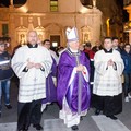 Inizia l'Episcopato di Mons. Cornacchia:finita la celebrazione