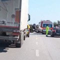 Auto ribaltata sulla SS16 tra Molfetta e Giovinazzo: strada bloccata