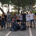Piazza Primo Maggio a Molfetta ripulita dai cittadini