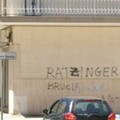 Da oltre dieci anni una scritta contro il Vaticano al Rione Paradiso: Pro Molfetta chiede di cancellarla