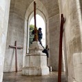 Nuove croci sul monumento del Calvario di Molfetta