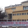 «Sanità pubblica per tutti». Rifondazione protesta davanti all'ospedale di Molfetta