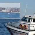 Uomo cade in mare al largo di Molfetta: salvato dalla Guardia Costiera