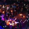 Grandi e piccini in discoteca per uno speciale Halloween in famiglia