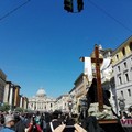 La Pietà in Vaticano. Papa Francesco saluta Molfetta