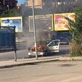 Auto in fiamme in via Berlinguer: sul posto i Vigili del Fuoco - LE FOTO