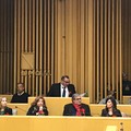 Un posto vuoto in Aula Carnicella per ricordare le donne vittime di violenza