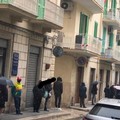 Maltempo e Coronavirus non scoraggiano purtroppo Molfetta, ancora lunghe file