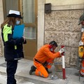 Al via la rimozione di archetti parapedonali e paletti dissuasori abusivi