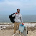2hands Molfetta raccoglie altri 98 kg di rifiuti a Cala San Giacomo
