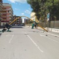 I danni del forte vento a Molfetta: cede semaforo su Corso Fornari